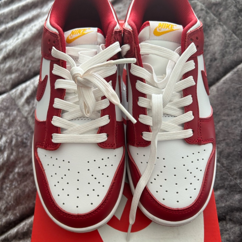 Nike DUNK LOW 'USC' (Women's sz. 7 /Kids 5.5)